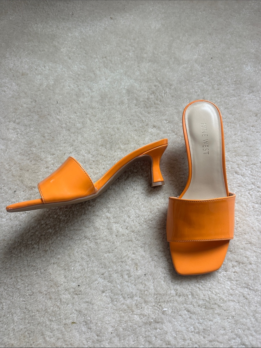 New Nine West orange patent kitten heel sandals